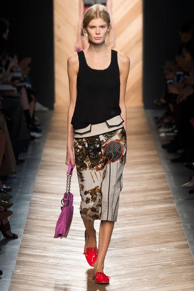 Look 17